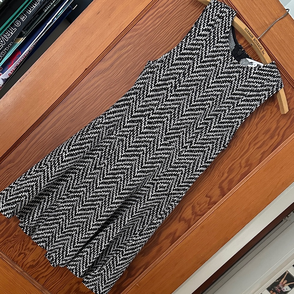 BCBGeneration Black and White A-Line Skirt